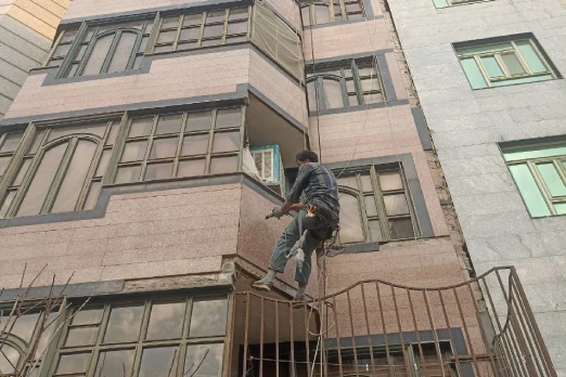 پیچ‌ کاری نمای سنگی