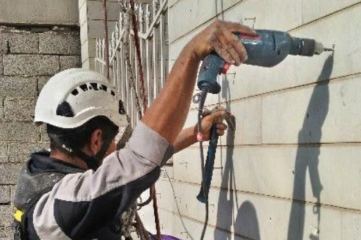 پیچ‌ کاری نمای سنگی